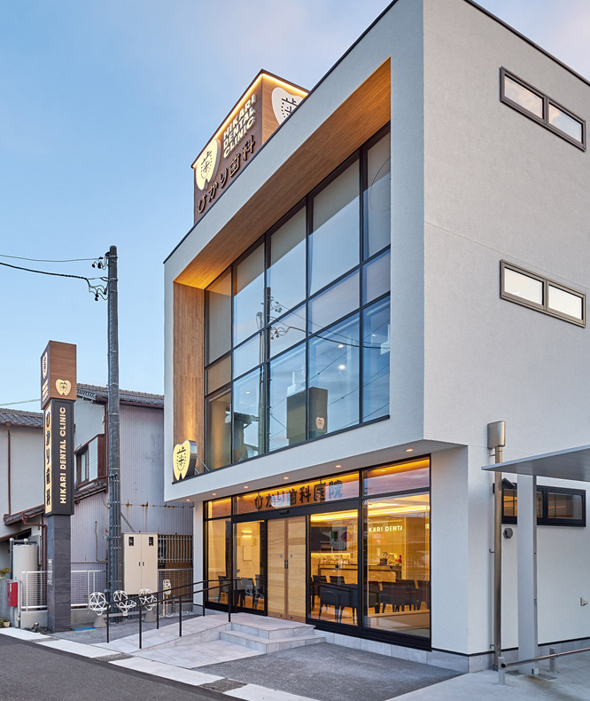 街のシンボルとなることを目指して、地域の景観をつくる建物をつくります。